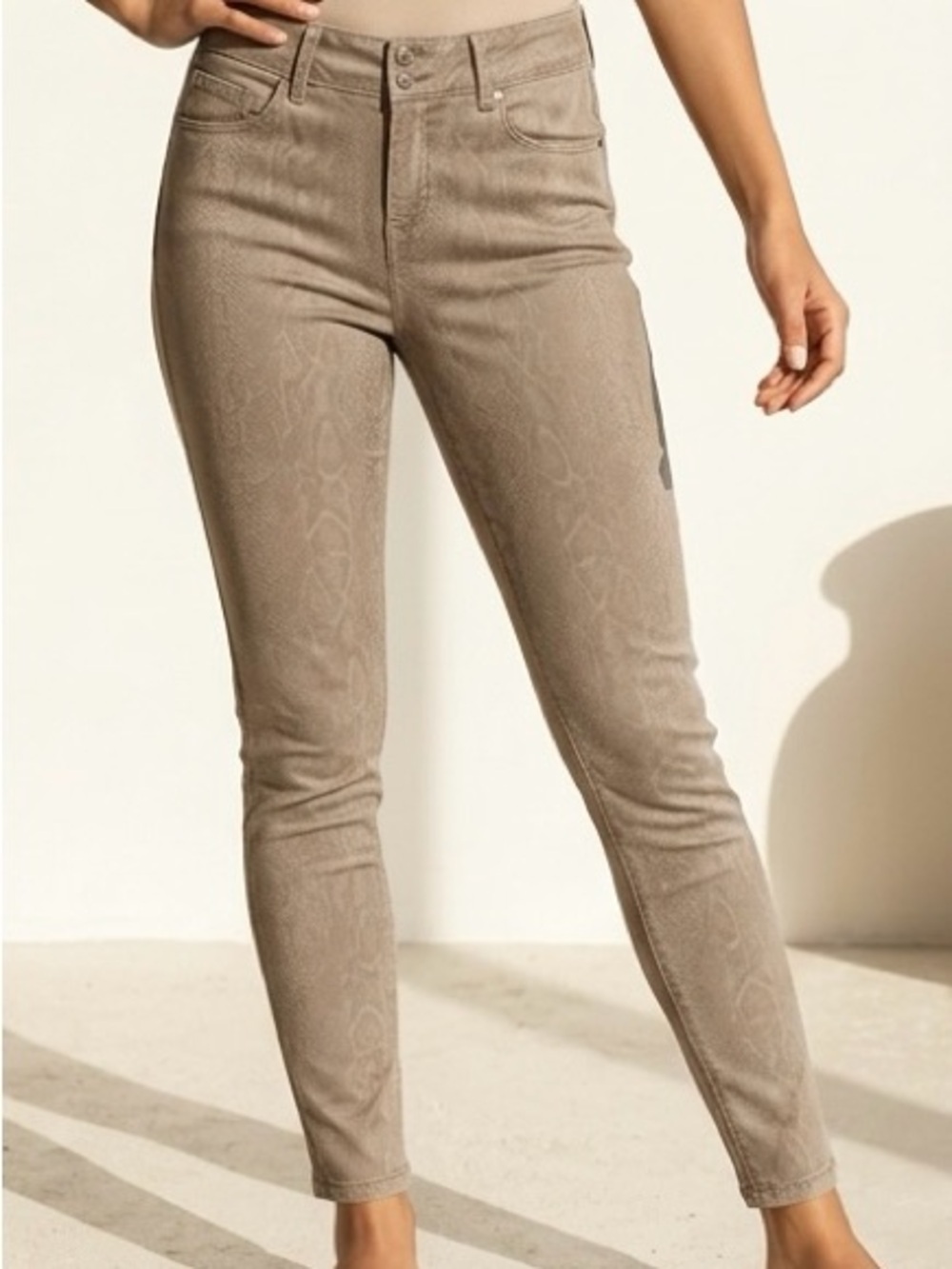 GUC Torrid SZ 16R Tan Muted Snake Print Jegging w/3 Button Detail/Waist 36”-38” - Picture 2 of 8